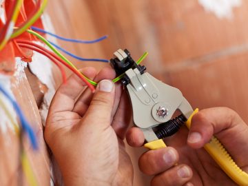 Common Electrical Issues That You Should Leave To The Electrician