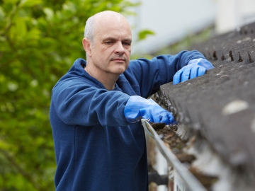 Gutter Cleaning: Why You Should Leave It To The Experts