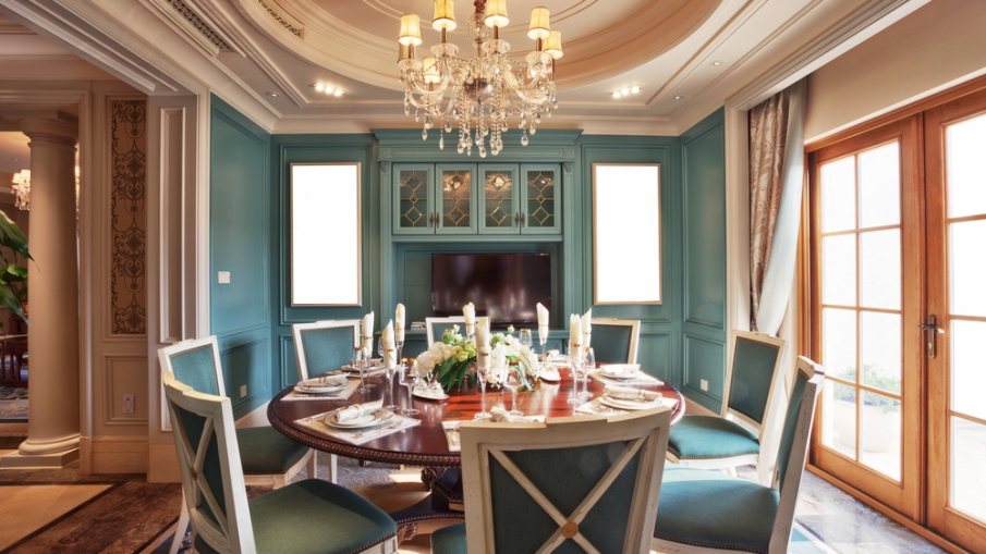 Dining Suites Fit For A King!