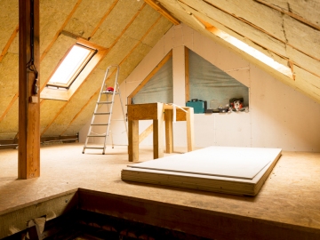 5 Reasons to Insulate Your Attic